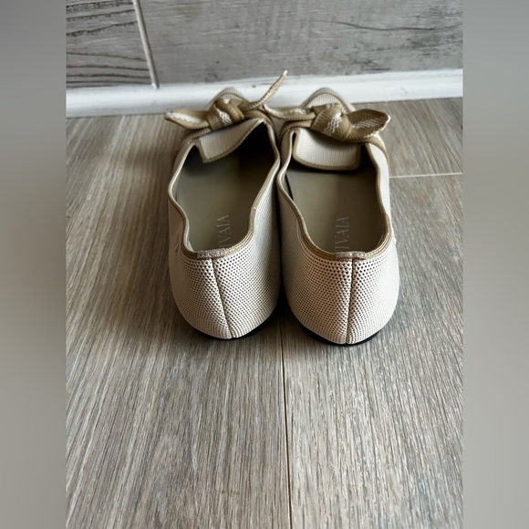 NWOT Vivaia Women’s Michelle Pointed-Toe Bow Loafers Ivory Nude - Size 38.5/8 - Picture 5 of 8